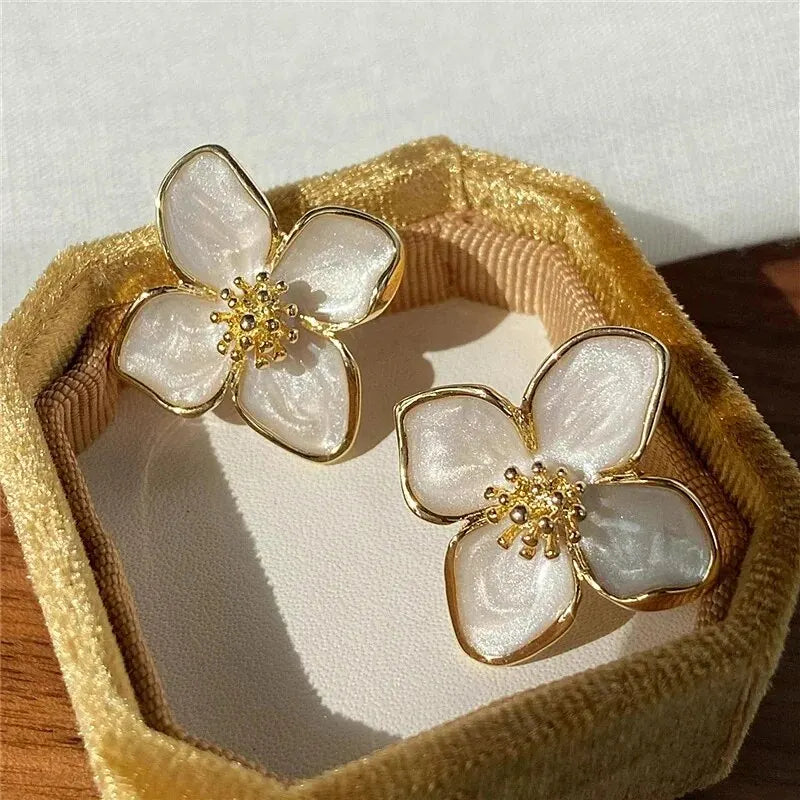 Gold Color Metal Flower Shape Green Epoxy Earrings Stud For Women Milky Color Enamel Girl Cute Post Earrings Ins Fashion Jewelry