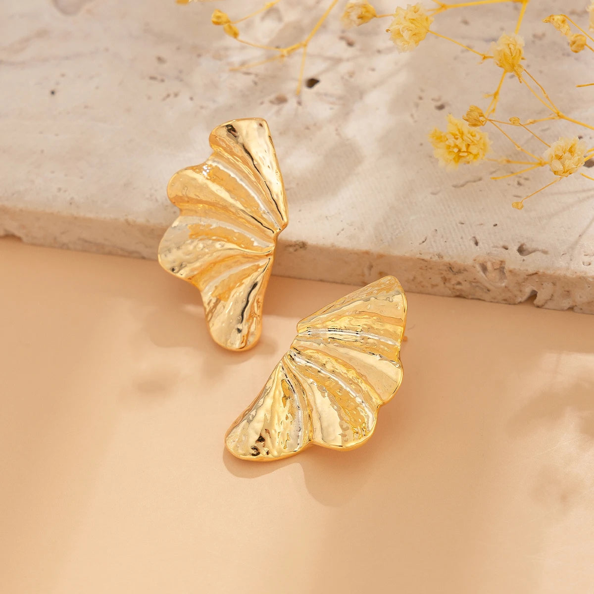 Ingemark Minimalist Tiny Maple Leaf Stud Earrings Trend 2024 for Women Exquisite Punk Geometric Piercing Earrings Party Jewelry